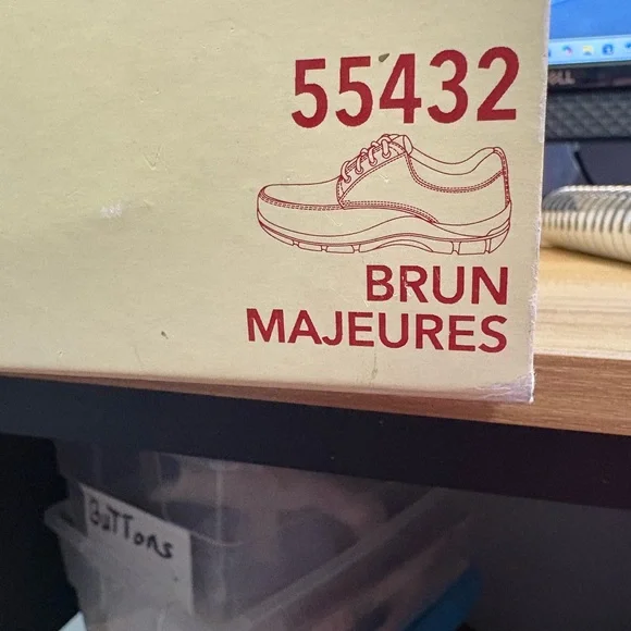 Dexter Tan and Red Shoe Box - Picture 8 of 9